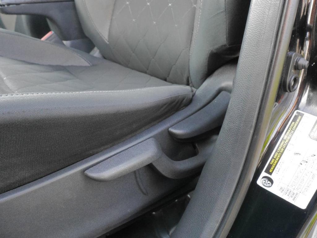 Used 2020 Nissan Kicks SV FWD image 21