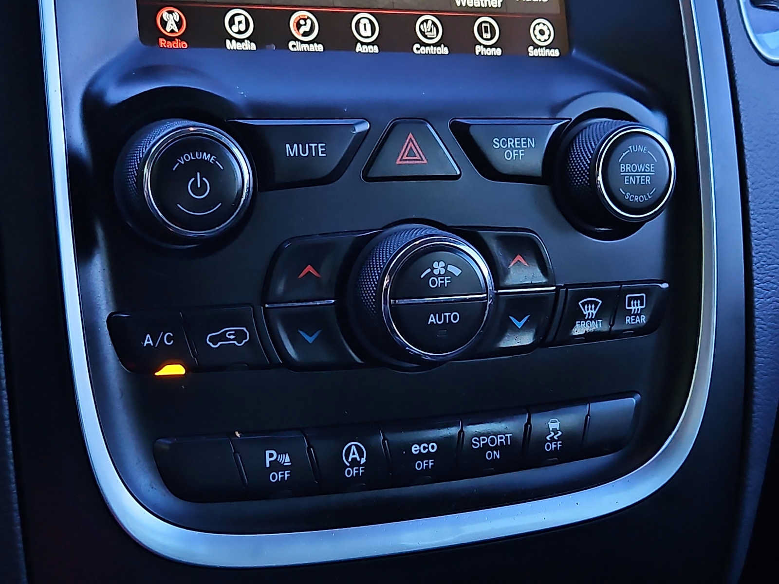 Used 2019 Dodge Durango SXT AWD/4WD image 17