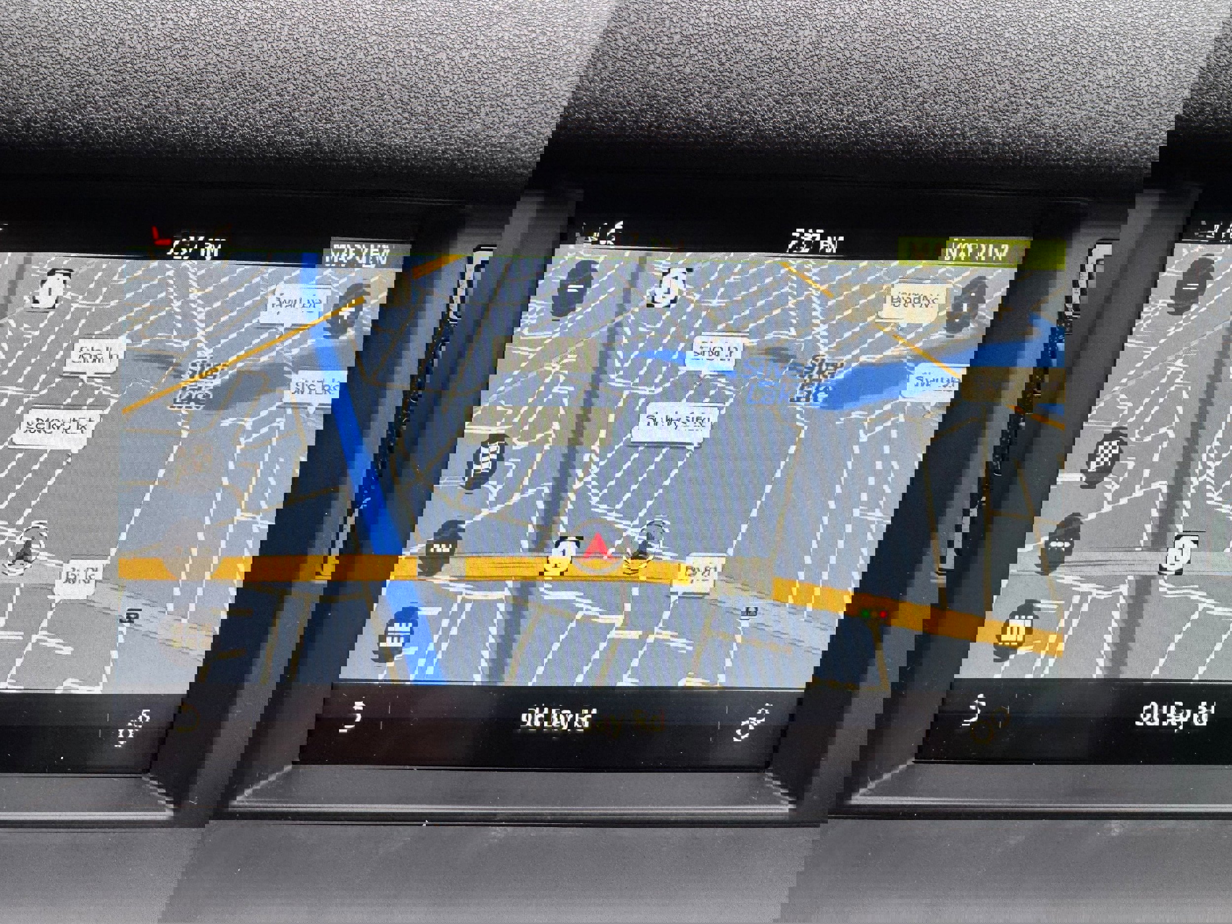 Used 2019 Land Rover Discovery Sport HSE Luxury image 17