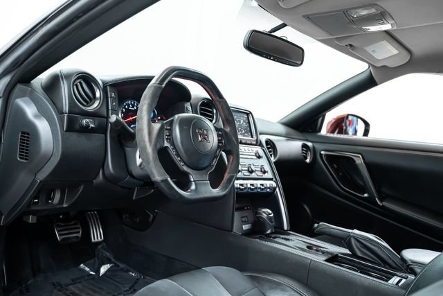 Used 2014 Nissan GT-R Premium AWD/4WD image 19