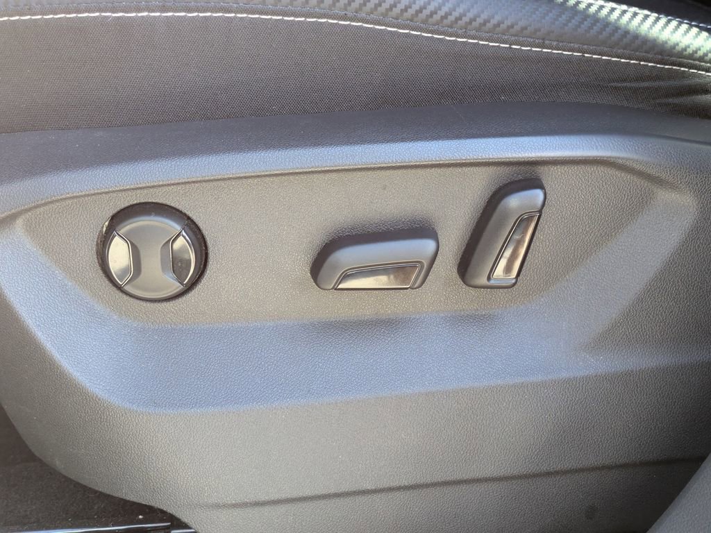 Used 2021 Volkswagen Atlas Cross Sport SE image 21