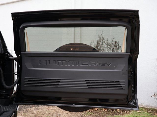 Certified 2025 GMC Hummer EV 2X image 20