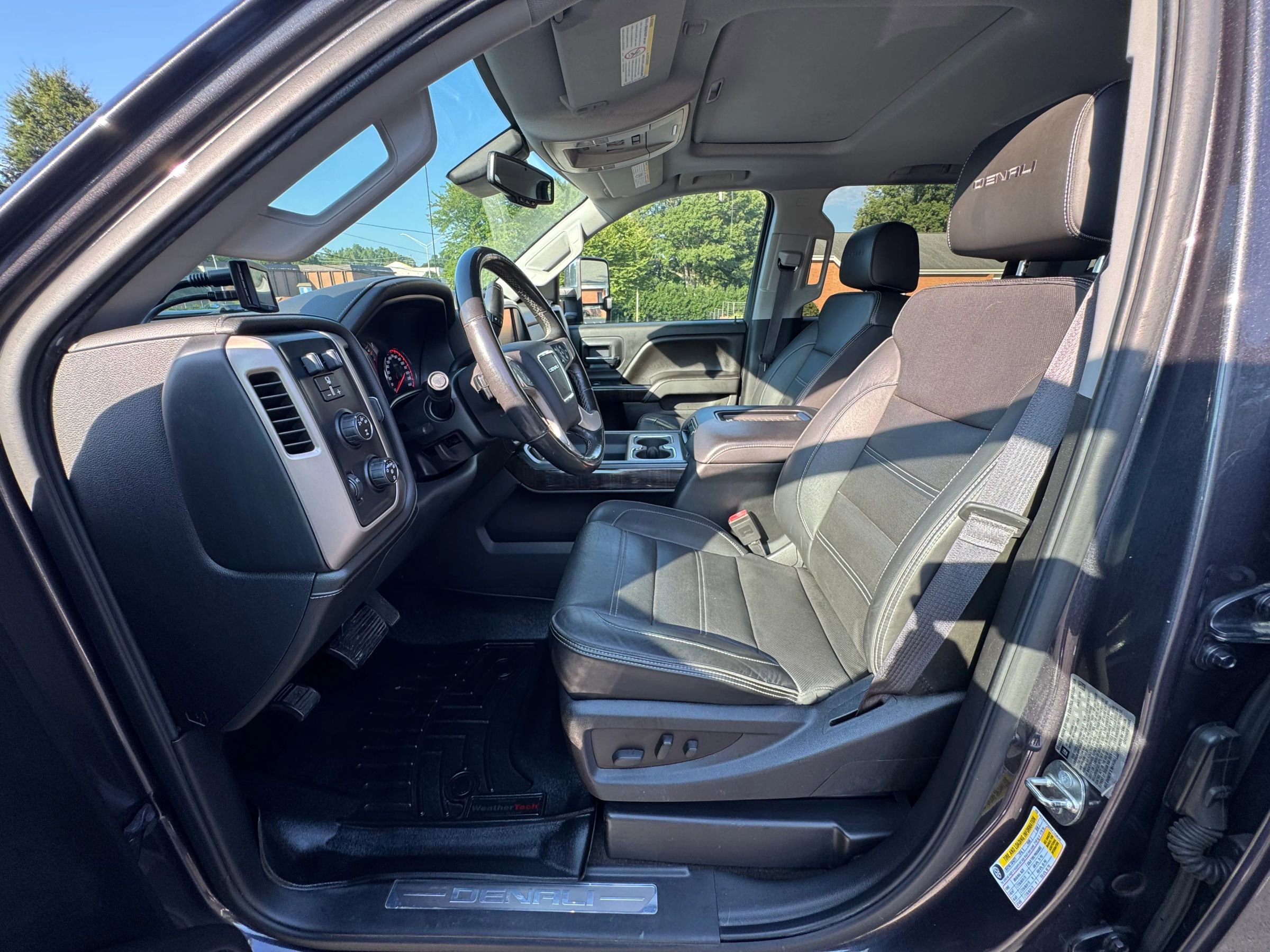 Used 2016 GMC Sierra 3500 Denali w/ Duramax Plus Package image 15