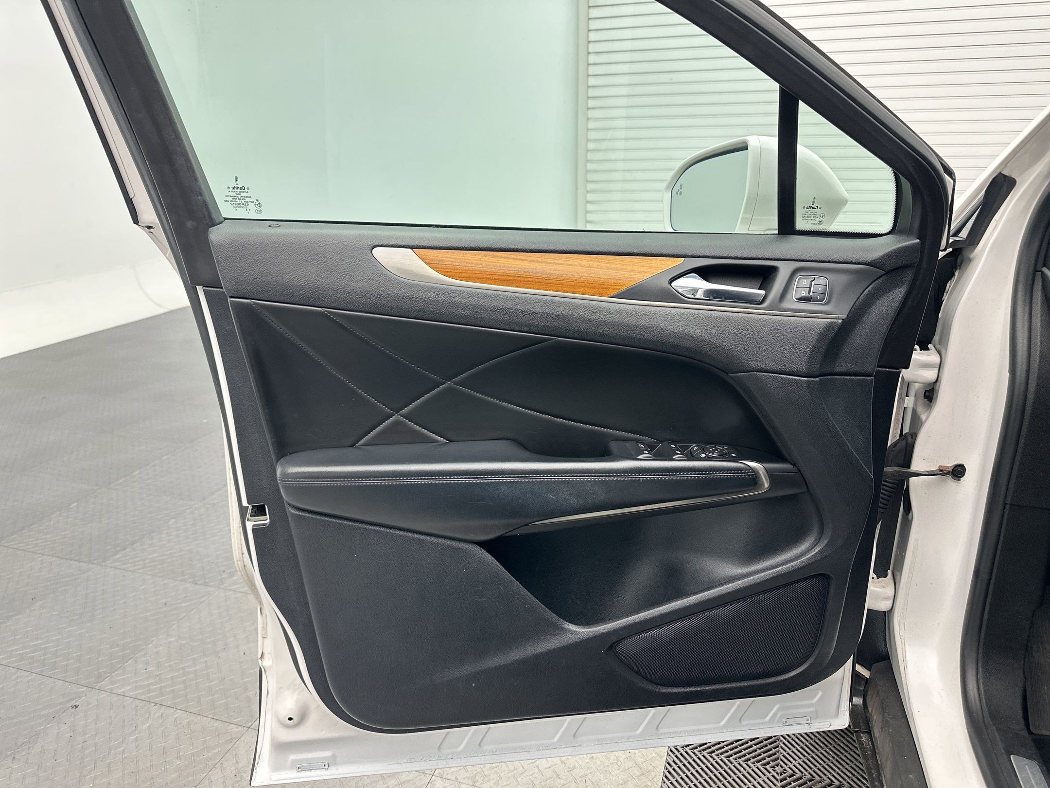 Used 2018 Lincoln MKC Reserve w/ Lincoln MKC Climate Package image 22