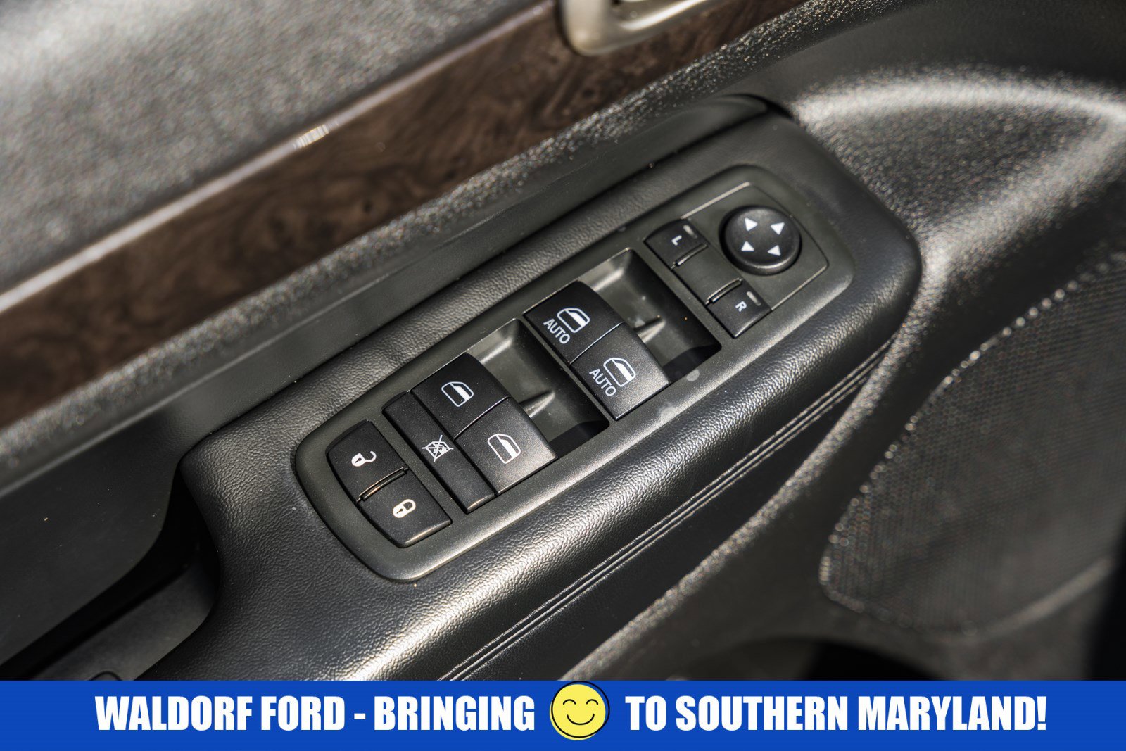 Used 2012 Jeep Grand Cherokee Laredo w/ Laredo E Group image 7