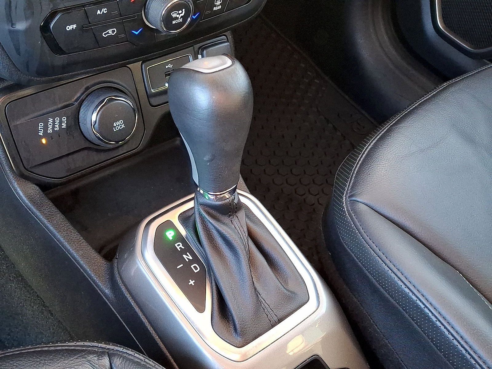 Used 2022 Jeep Renegade Limited AWD/4WD image 18