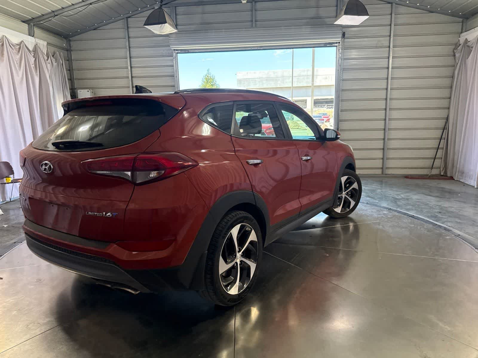 Used 2016 Hyundai Tucson Limited w/ Option Group 03 FWD image 5