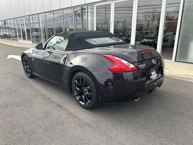 Used 2017 Nissan 370Z Touring image 3