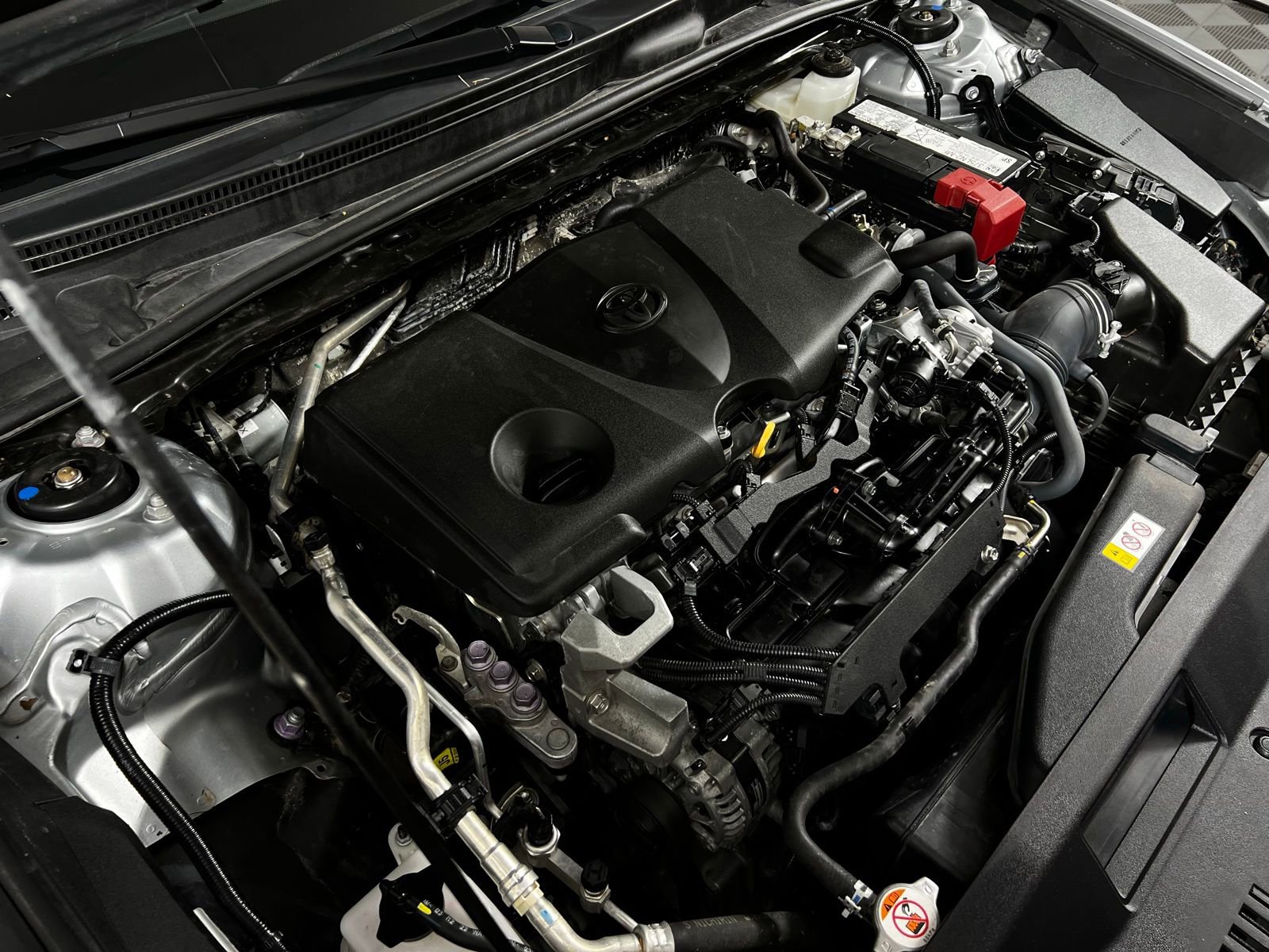 Used 2024 Toyota Camry SE image 10