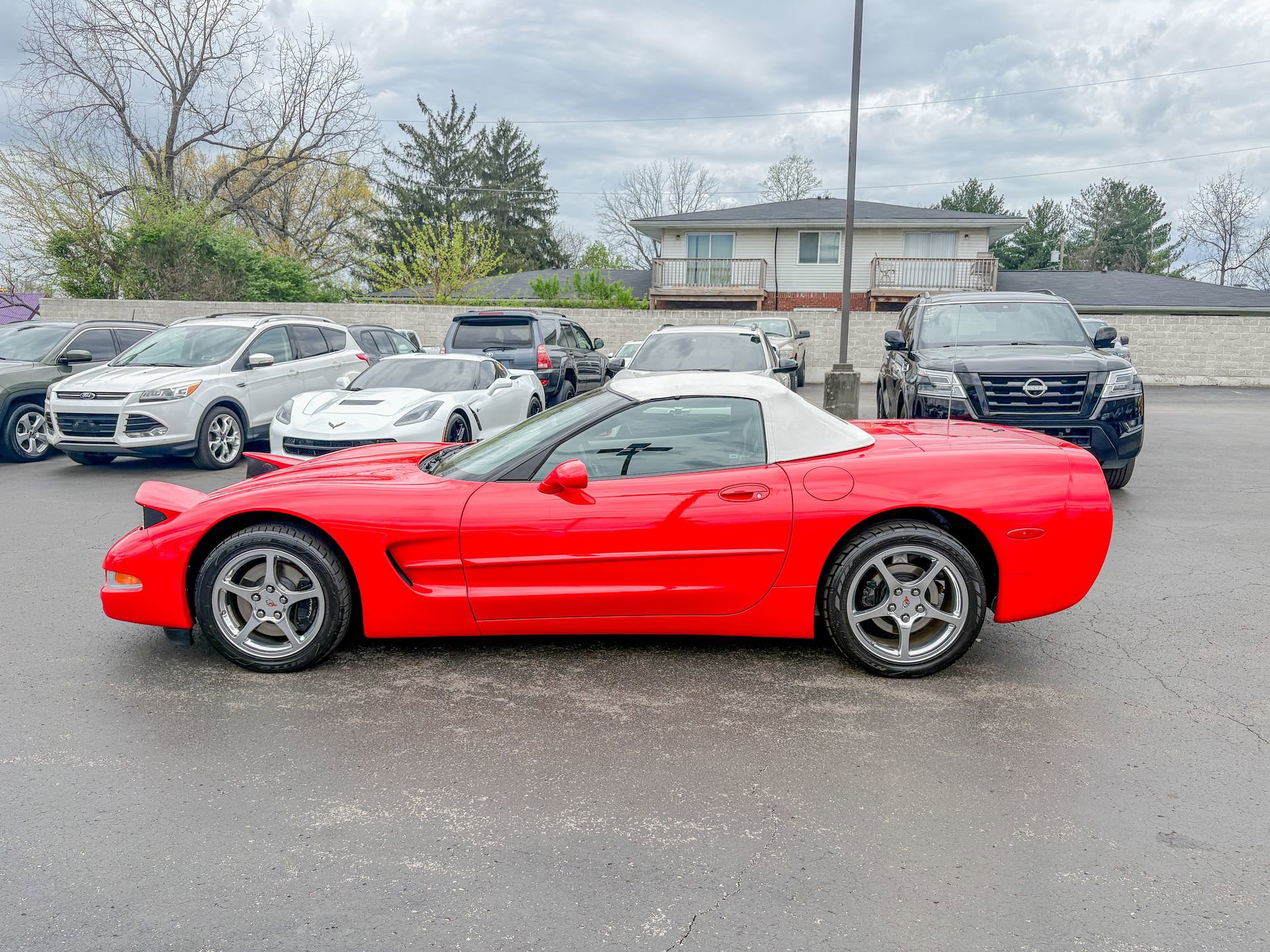Used 2000 Chevrolet Corvette Convertible w/ Memory Pkg RWD image 10