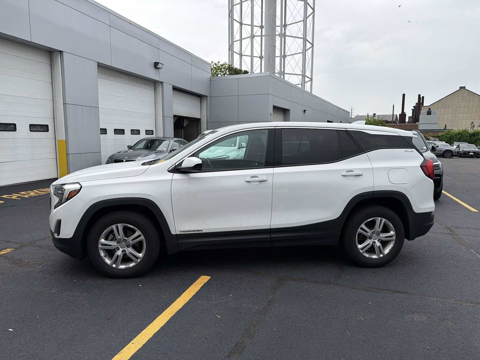 Used 2020 GMC Terrain SLE AWD/4WD image 3
