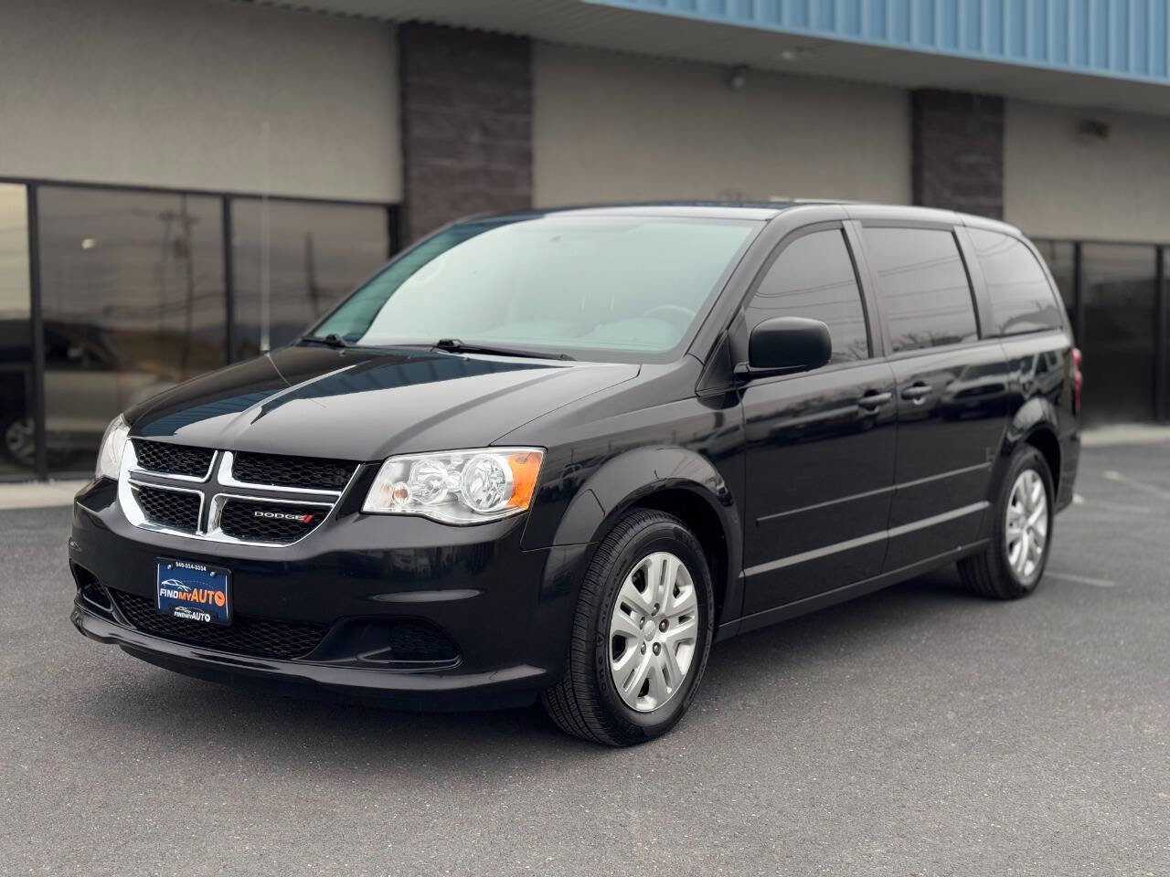 Used 2016 Dodge Grand Caravan SE w/ Quick Order Package 29E SE FWD image 2