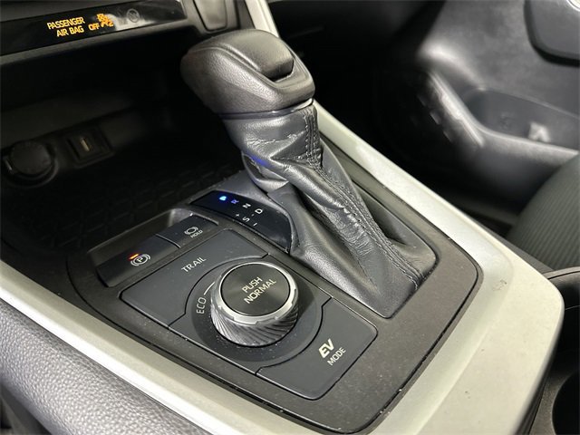 Used 2021 Toyota RAV4 LE image 16