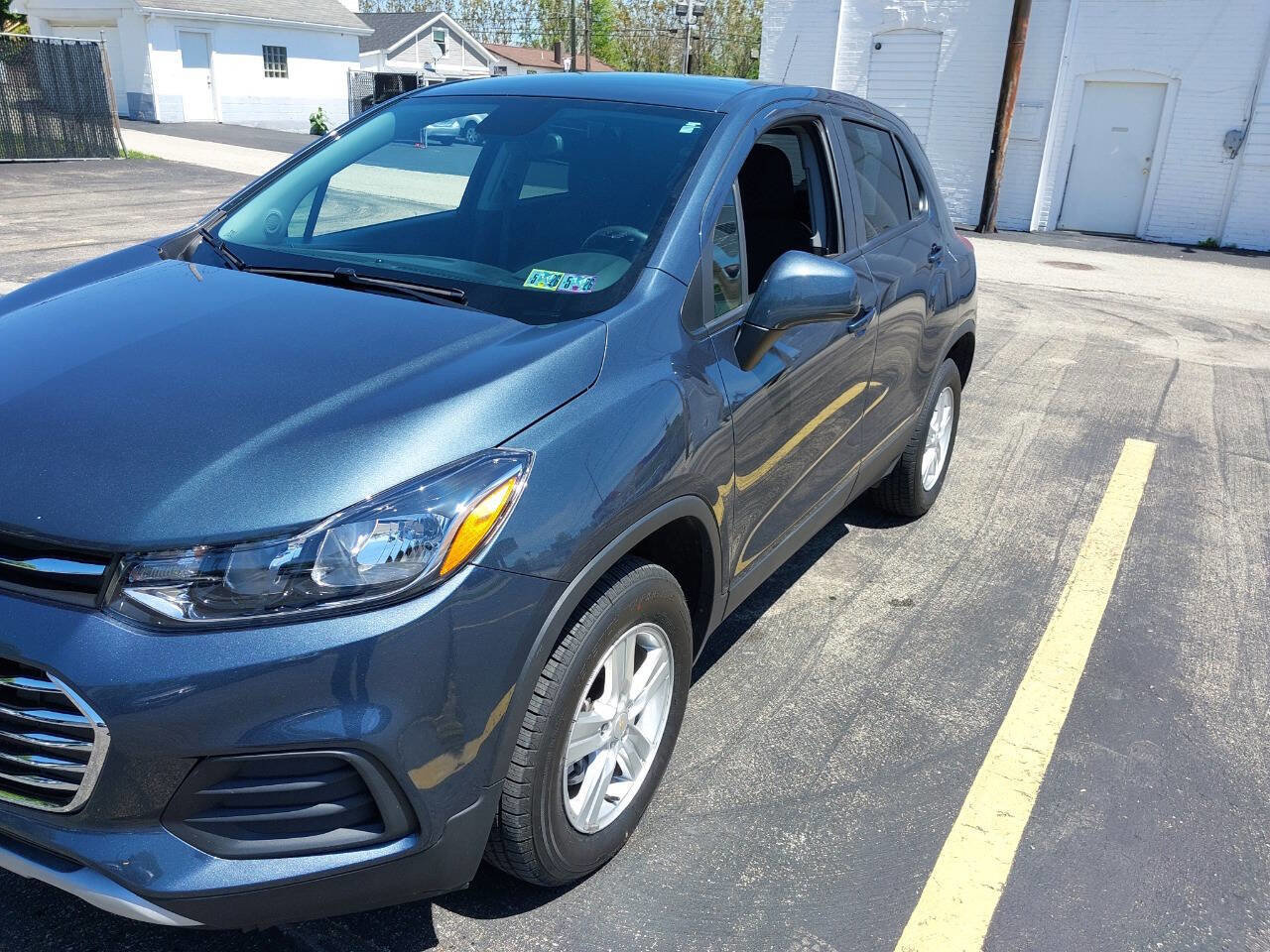 Used 2022 Chevrolet Trax LS w/ Tint and Cruise Package image 2