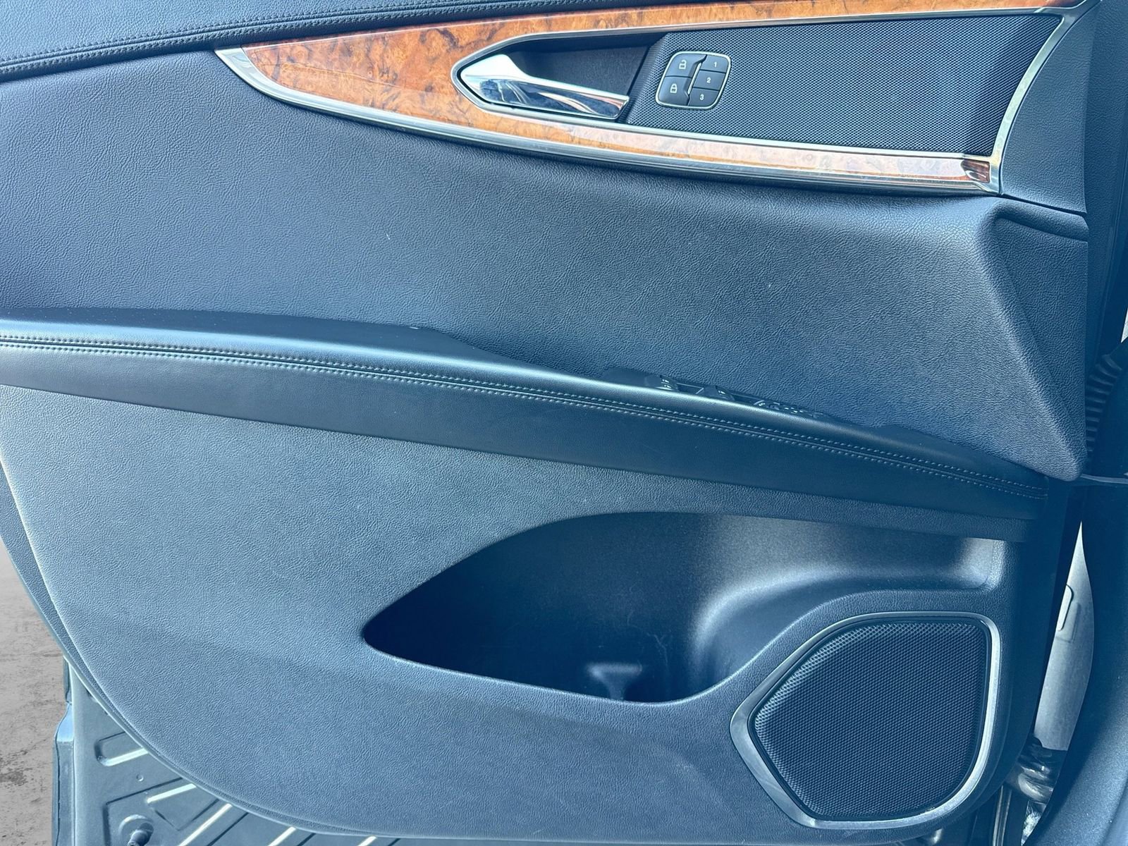 Used 2019 Lincoln Nautilus Select FWD image 32