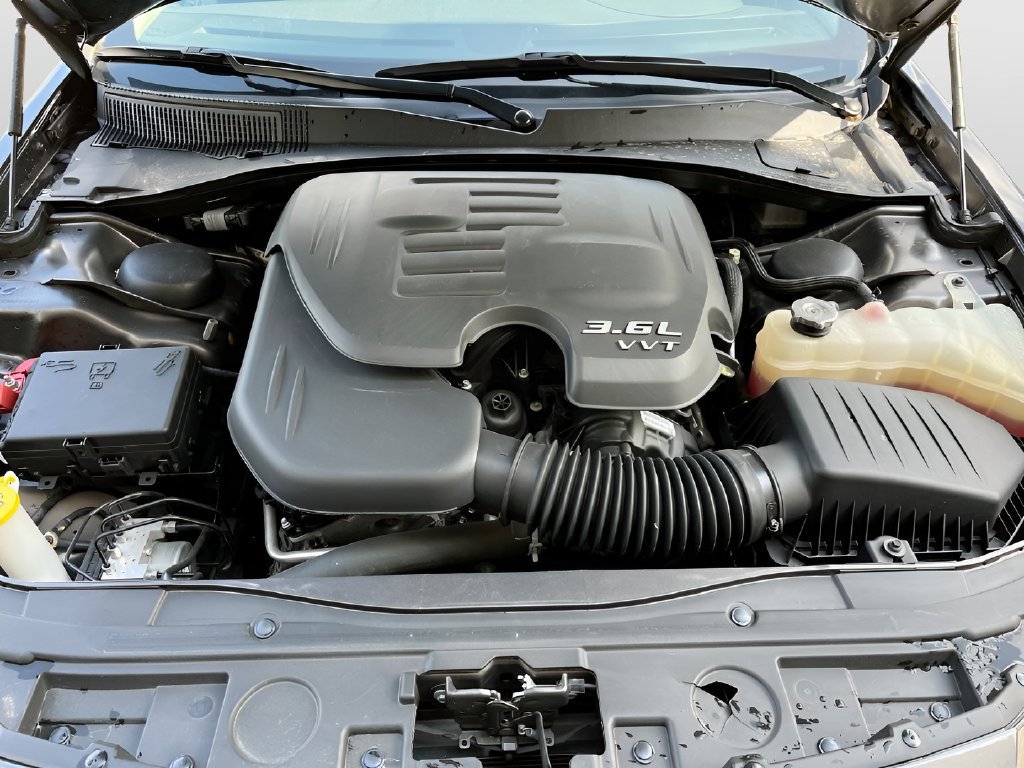Used 2023 Chrysler 300 Touring RWD image 28