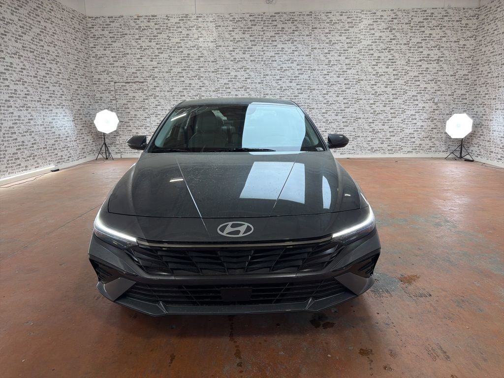 New 2026 Hyundai Elantra Limited image 2