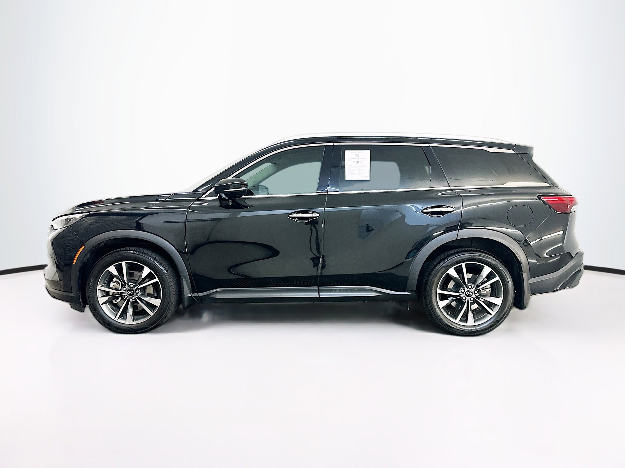Used 2023 INFINITI QX60 Luxe w/ Performance Audio Package AWD/4WD image 4