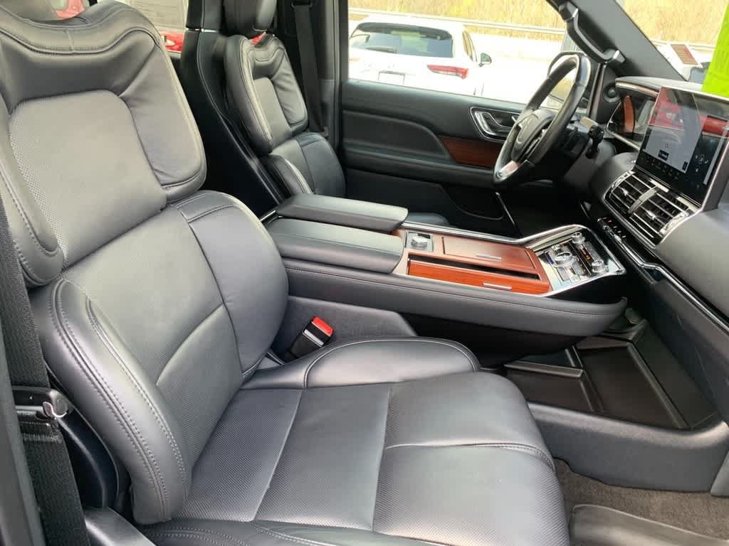 Used 2022 Lincoln Navigator Reserve AWD/4WD image 18