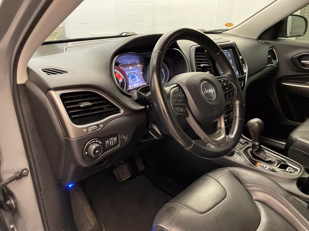 Used 2020 Jeep Cherokee Limited AWD/4WD image 20