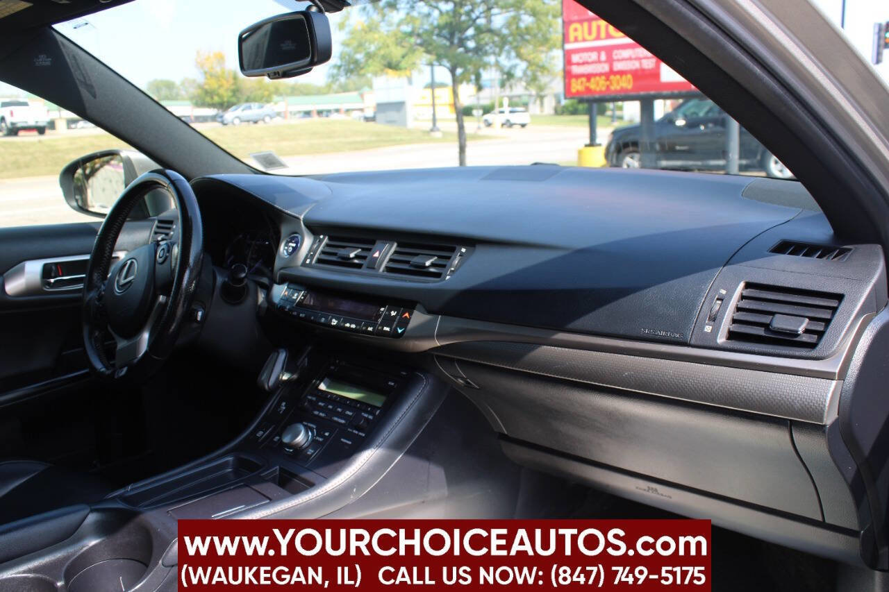 Used 2017 Lexus CT 200h image 15