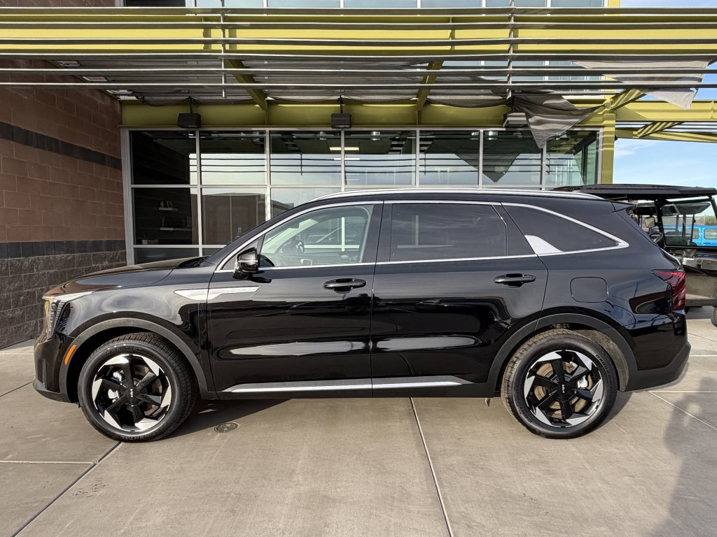 Used 2025 Kia Sorento EX image 7