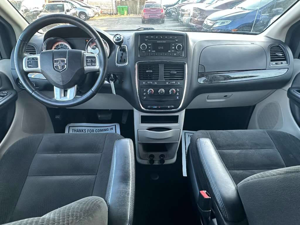 Used 2016 Dodge Grand Caravan American Value Package w/ UConnect Hands-Free Group image 14