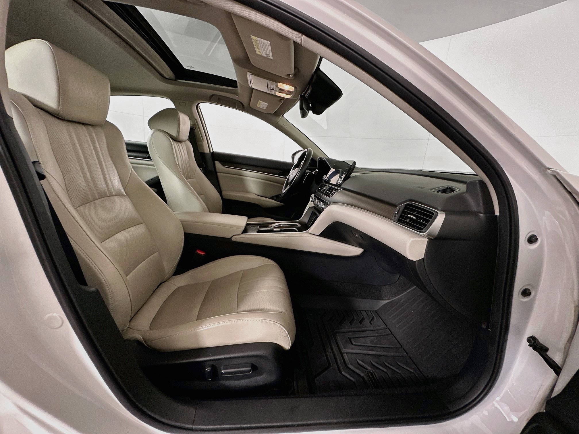 Used 2018 Honda Accord EX-L image 31