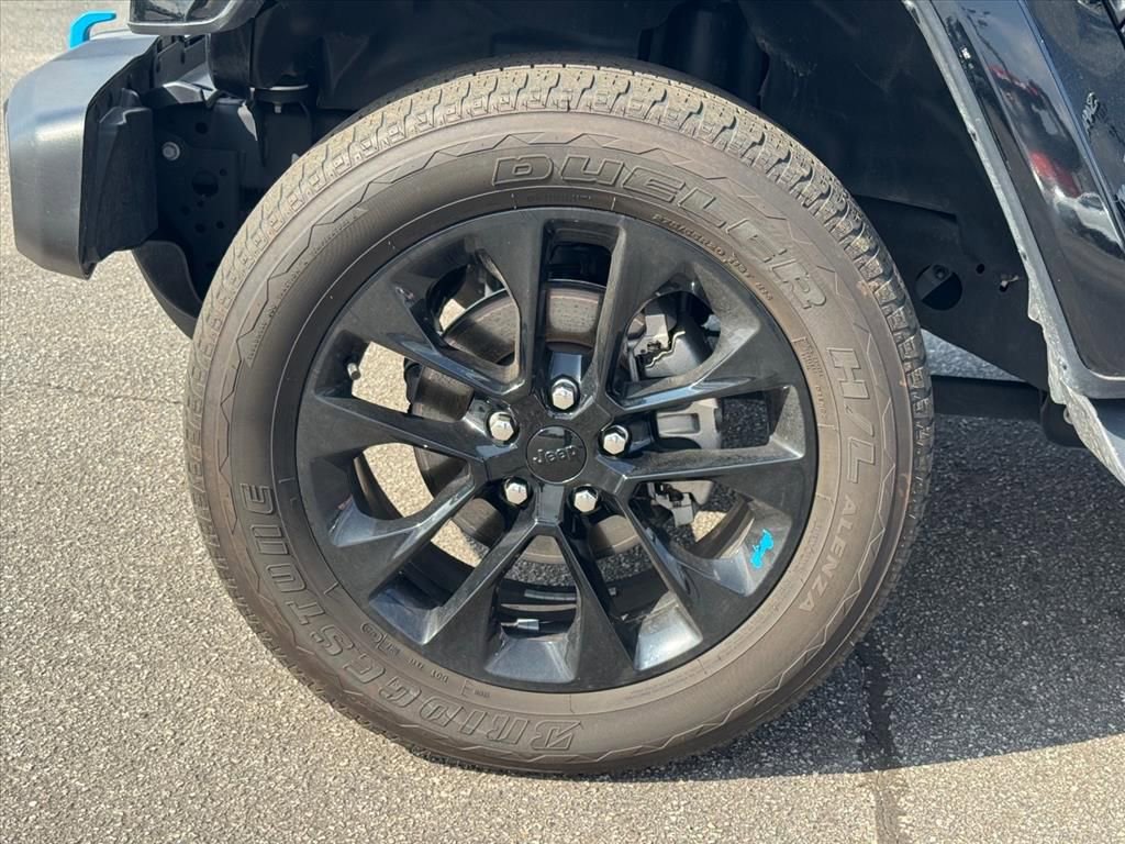 Used 2022 Jeep Wrangler Unlimited Sahara w/ Cold Weather Group image 8