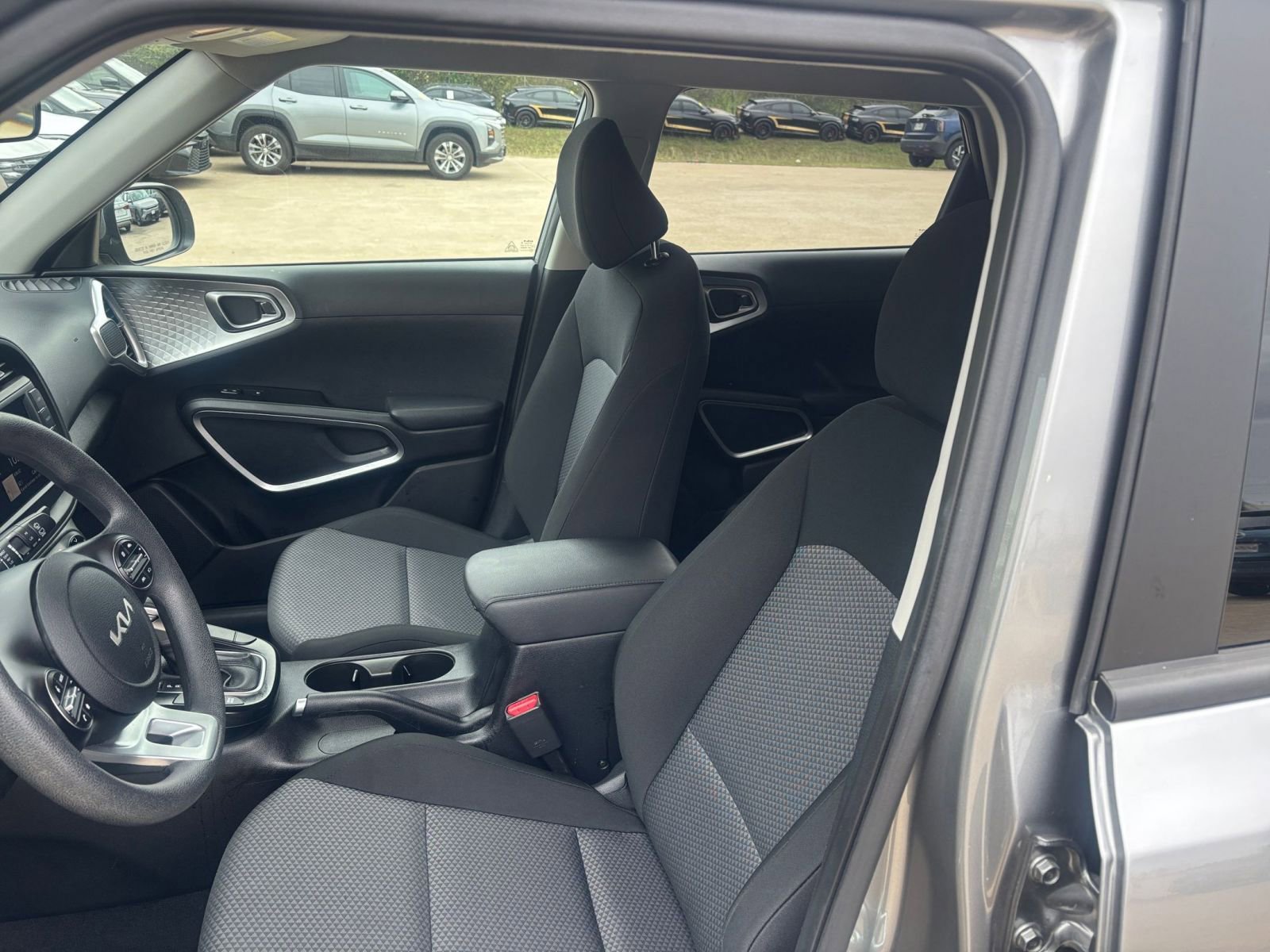 Used 2025 Kia Soul LX w/ LX Technology Package image 24