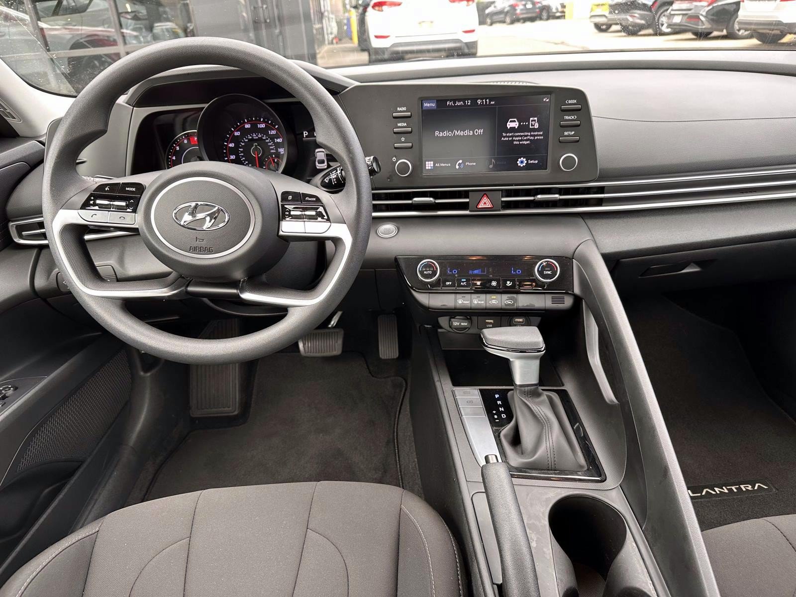 Used 2023 Hyundai Elantra SEL w/ Cargo Package FWD image 14