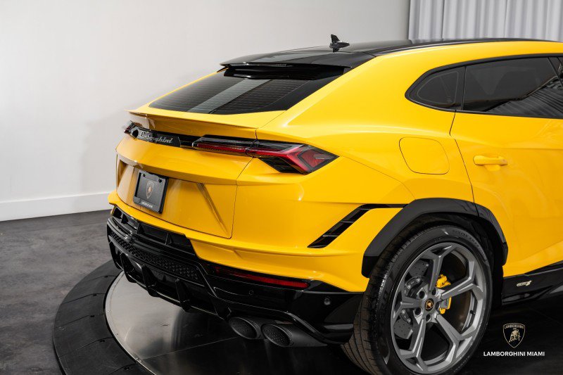 Used 2024 Lamborghini Urus S image 18