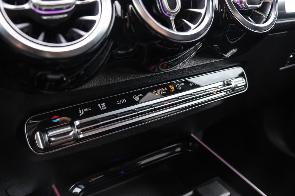 Used 2021 Mercedes-Benz GLB 250 GLB 250 image 47