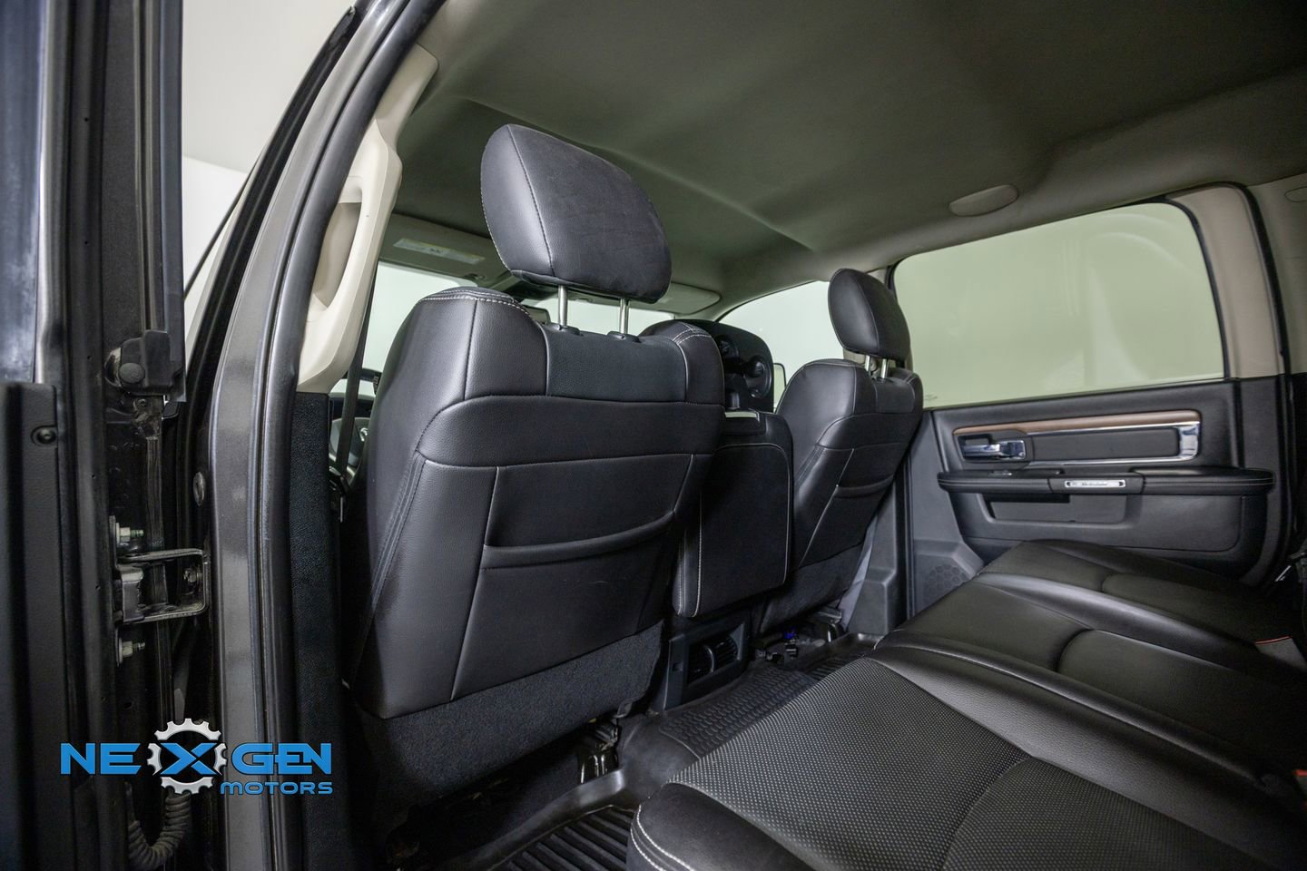 Used 2016 RAM 2500 Laramie w/ Sport Appearance Group AWD/4WD image 26