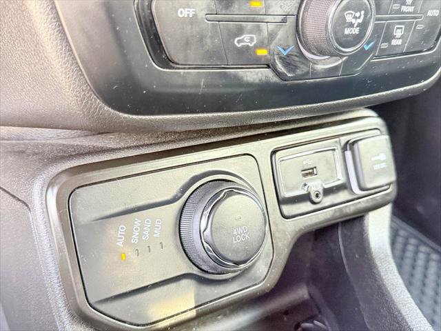 Certified 2023 Jeep Renegade Limited image 16