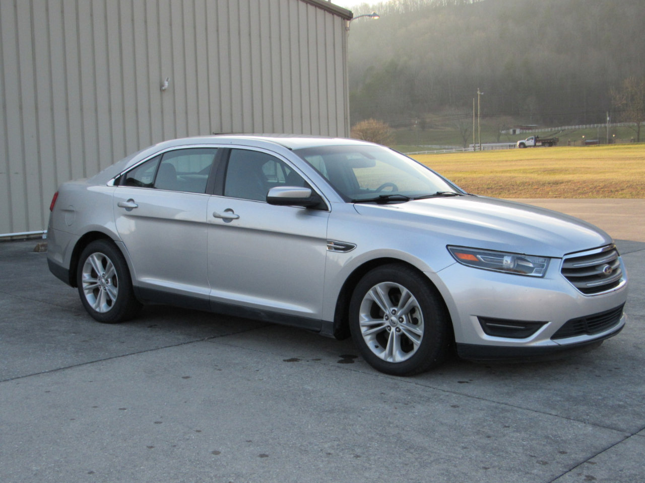 Used 2015 Ford Taurus SEL w/ Equipment Group 201A image 2