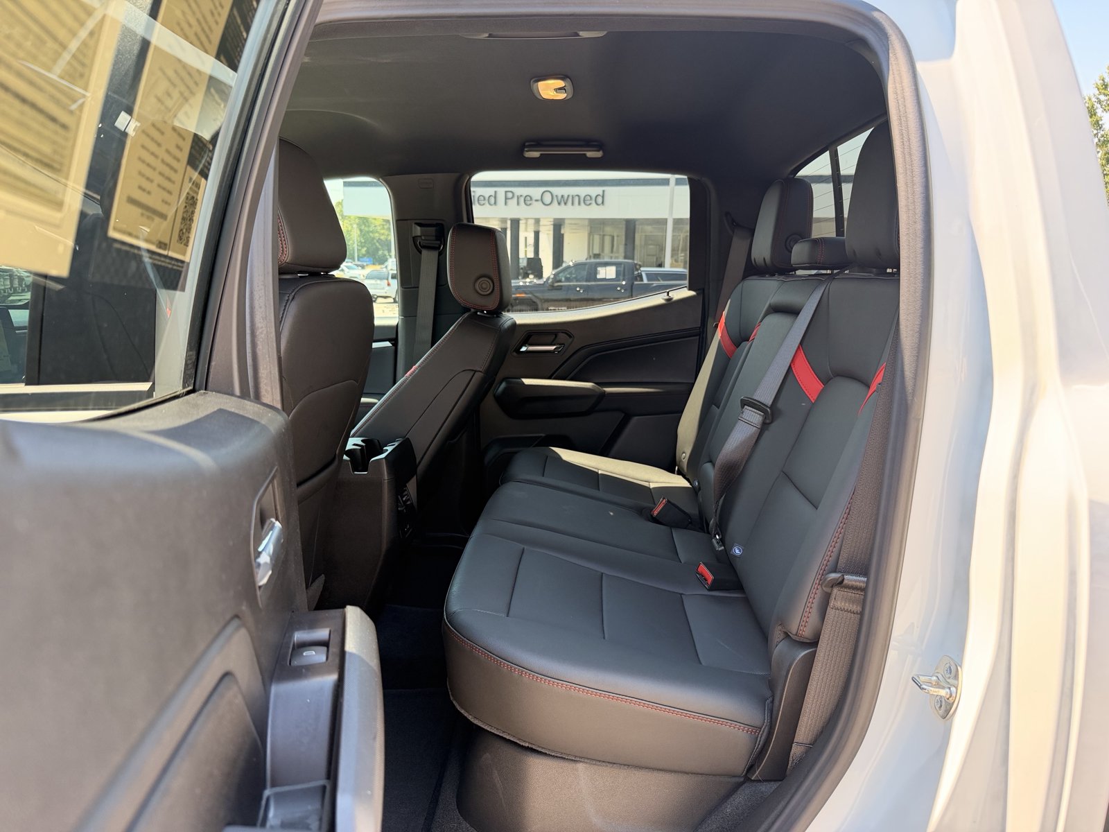 Used 2026 Chevrolet Colorado Z71 w/ Technology Package AWD/4WD image 28