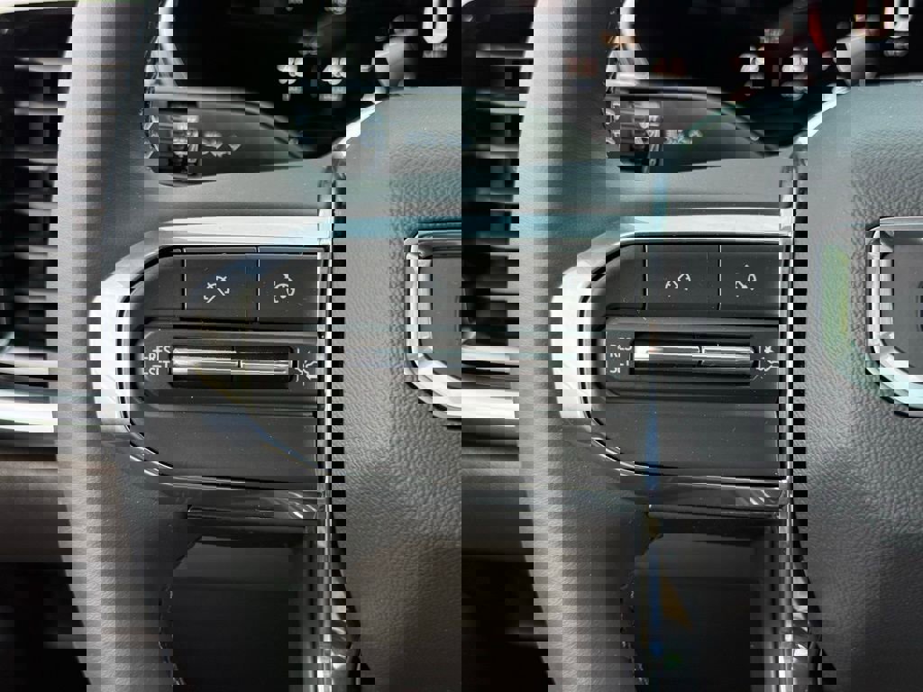 New 2026 GMC Canyon Elevation w/ Convenience Package image 28