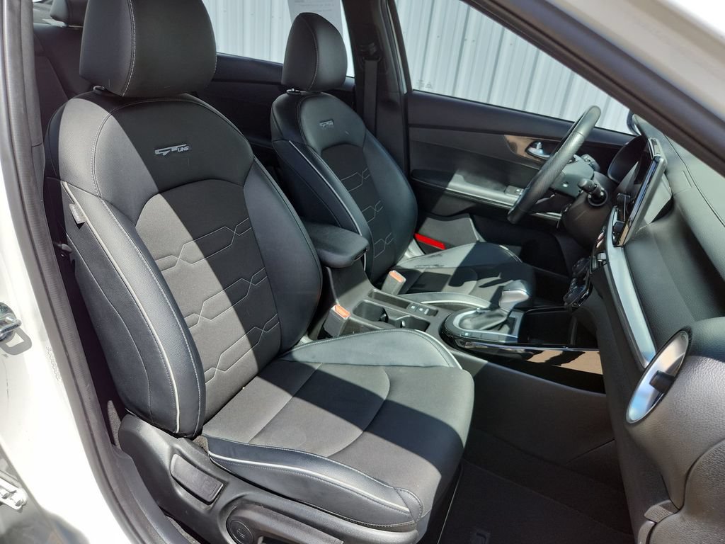 Used 2023 Kia Forte GT-Line w/ GT-Line Premium Package FWD image 17