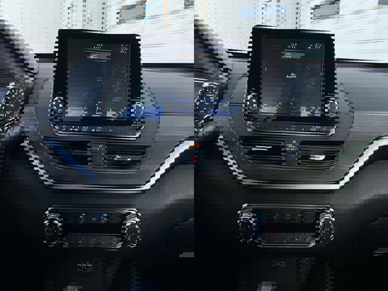 Used 2025 Nissan Altima 2.5 SV image 26