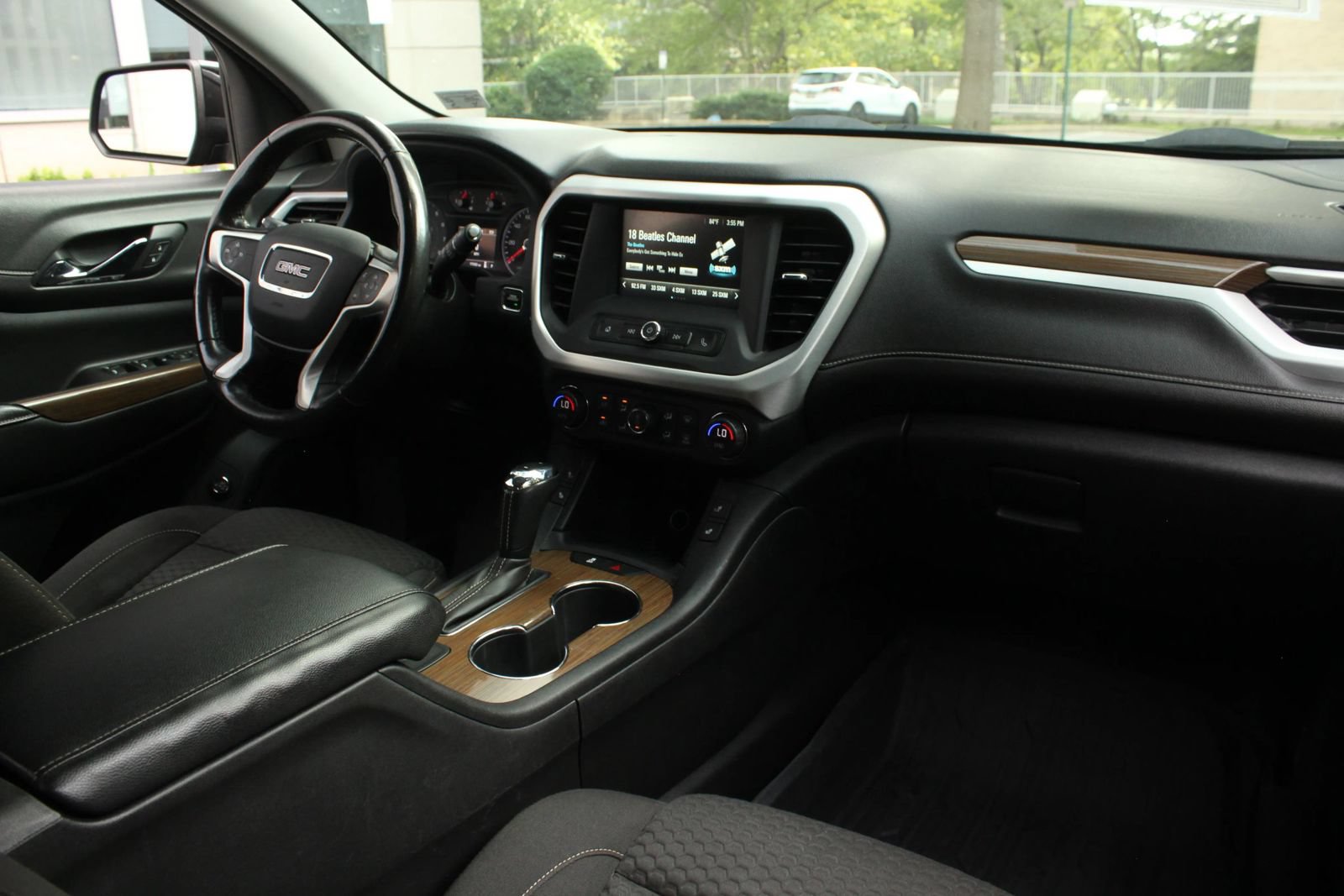 Used 2019 GMC Acadia SLE w/ LPO, Floor Liner Package FWD image 25
