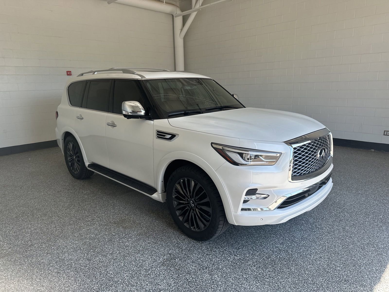 Certified 2023 INFINITI QX80 Sensory w/ Cargo Package AWD/4WD image 4