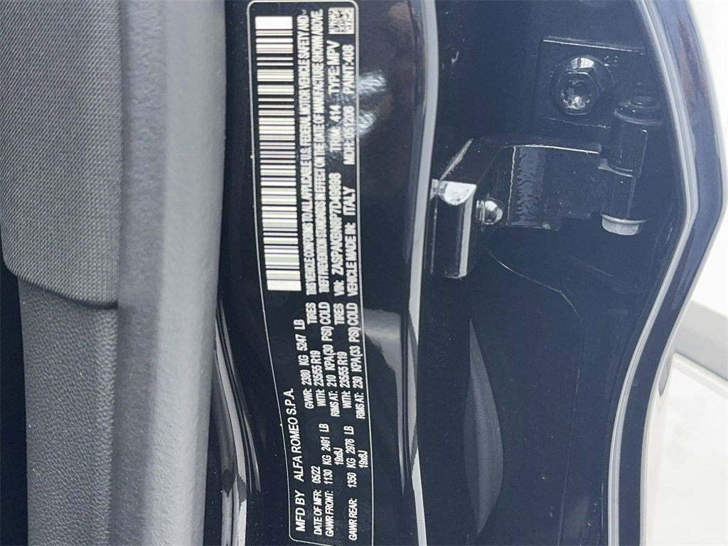 Used 2023 Alfa Romeo Stelvio Ti image 57