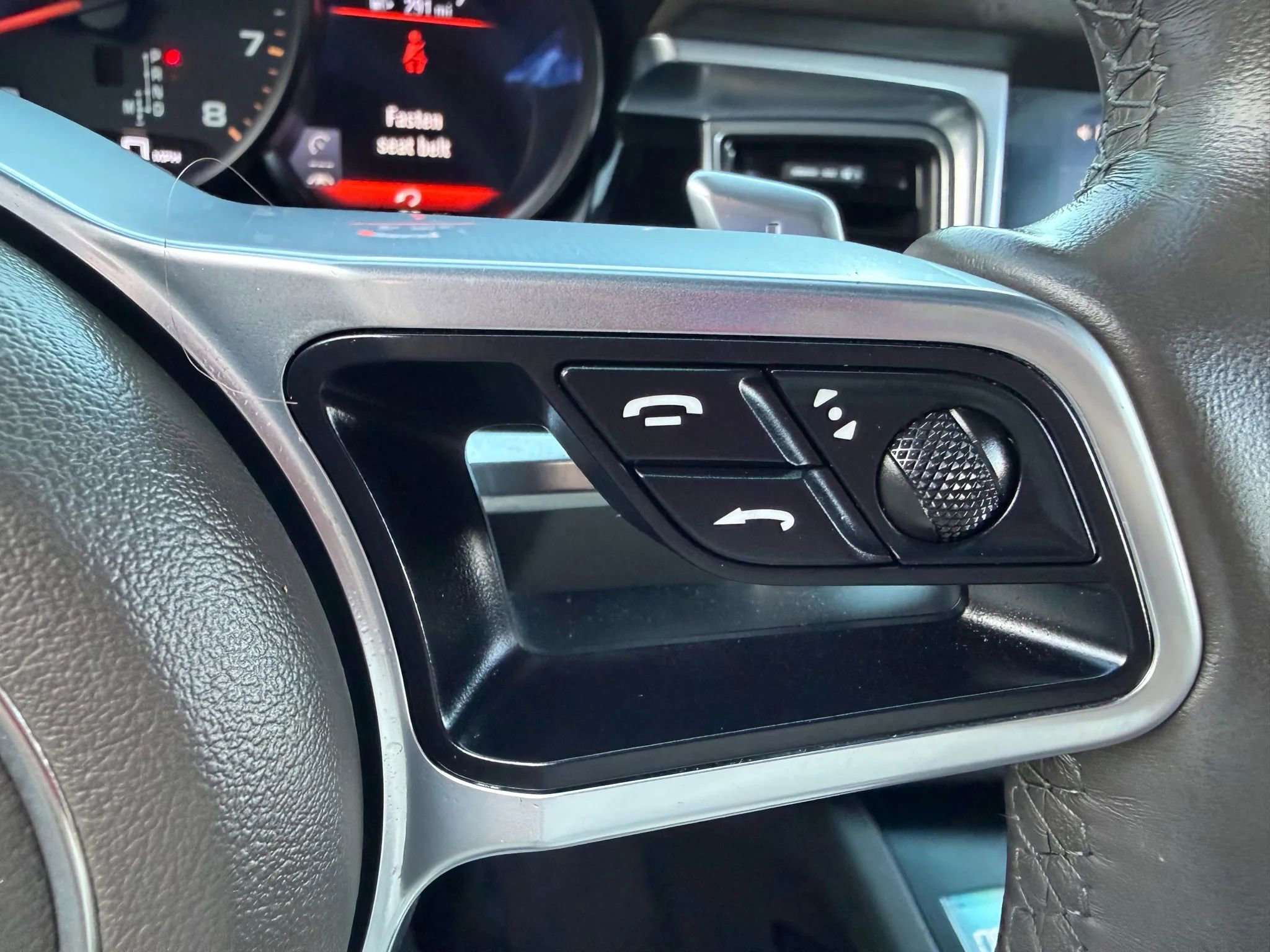 Used 2018 Porsche Macan Sport Edition image 34