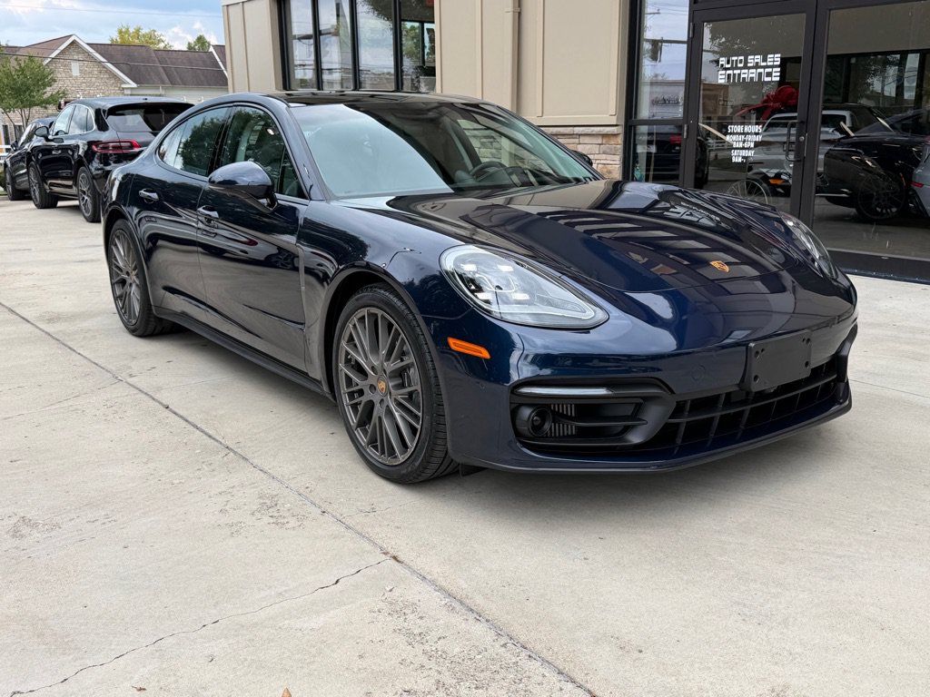 Used 2023 Porsche Panamera 4 Platinum Edition AWD/4WD image 3