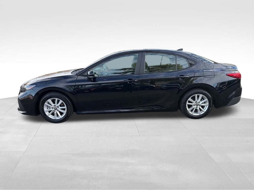 Used 2025 Toyota Camry LE video 2