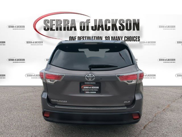 Used 2016 Toyota Highlander XLE FWD image 7