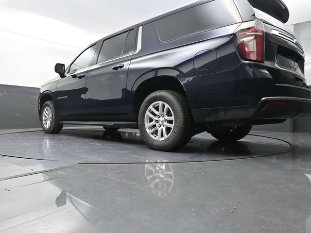 Used 2022 Chevrolet Suburban LT AWD/4WD image 36