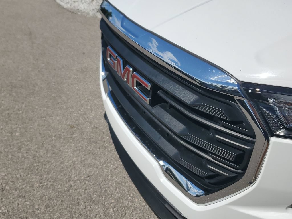 Used 2023 GMC Terrain SLE w/ Driver Convenience Package FWD image 9