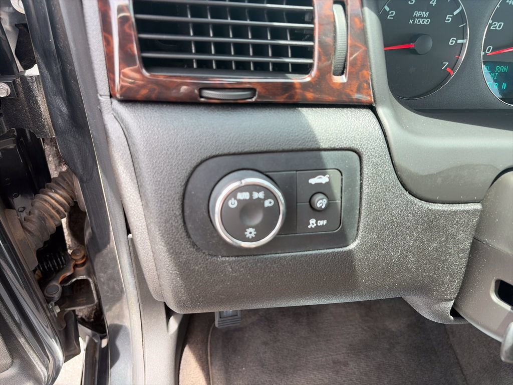 Used 2013 Chevrolet Impala LT w/ LT Sunroof Package FWD image 20